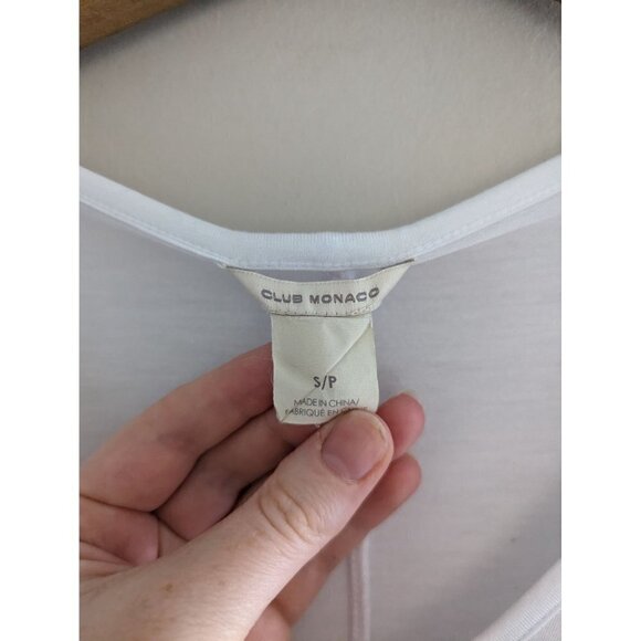 Club Monaco Lightweight V Neck Long Sleeve T-shirt - Picture 5 of 7